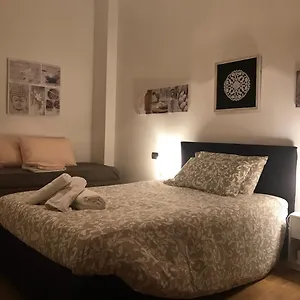 https://via-falcone-apartment-kibilu.italymilanhotels.net