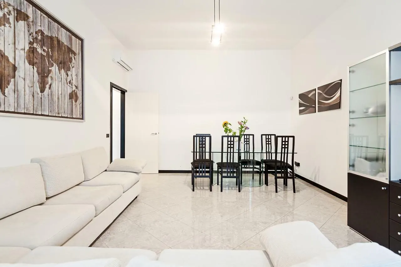 S. Maria Valle Central Roomy Flat Milán Apartamento