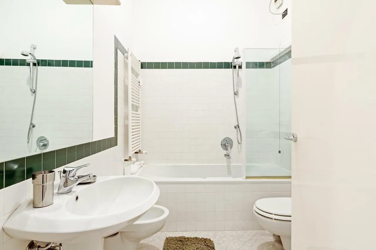 S. Maria Valle Central Roomy Flat Milan Italy