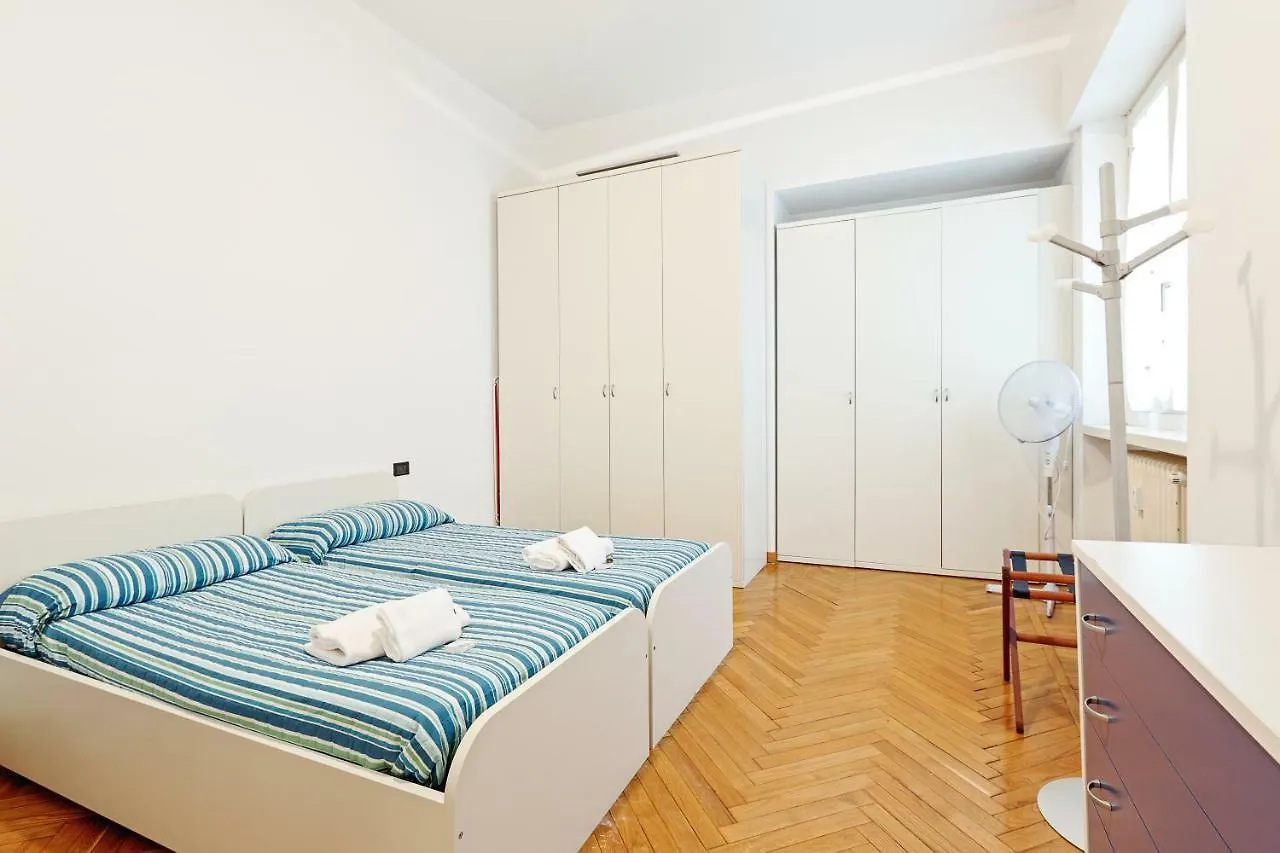 S. Maria Valle Central Roomy Flat Milán 0*,